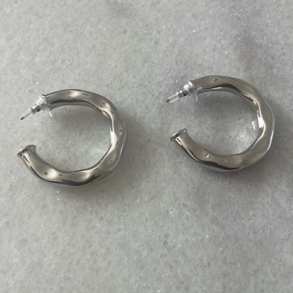Universal Thread hood earrings nickel free fashion jewelry New size medium